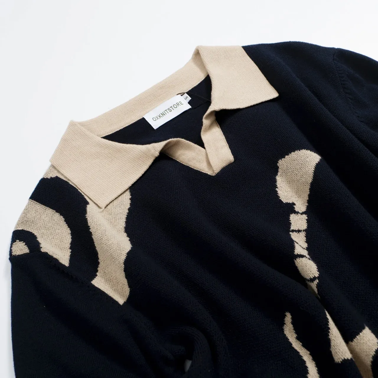 Men’s Retro 1970s Guitar Knit Polo Shirt – Vintage Navy with Psychedelic Beige Motif - Image 3