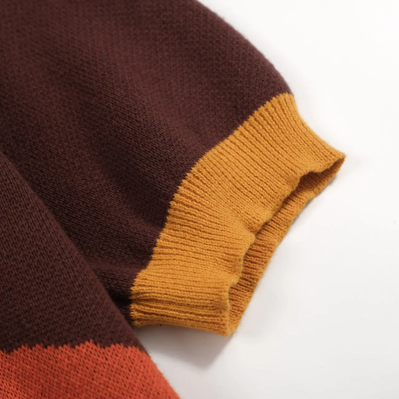 Women Retro Wave Line V-Neck Brown Short Sleeves Knitwear - Image 5